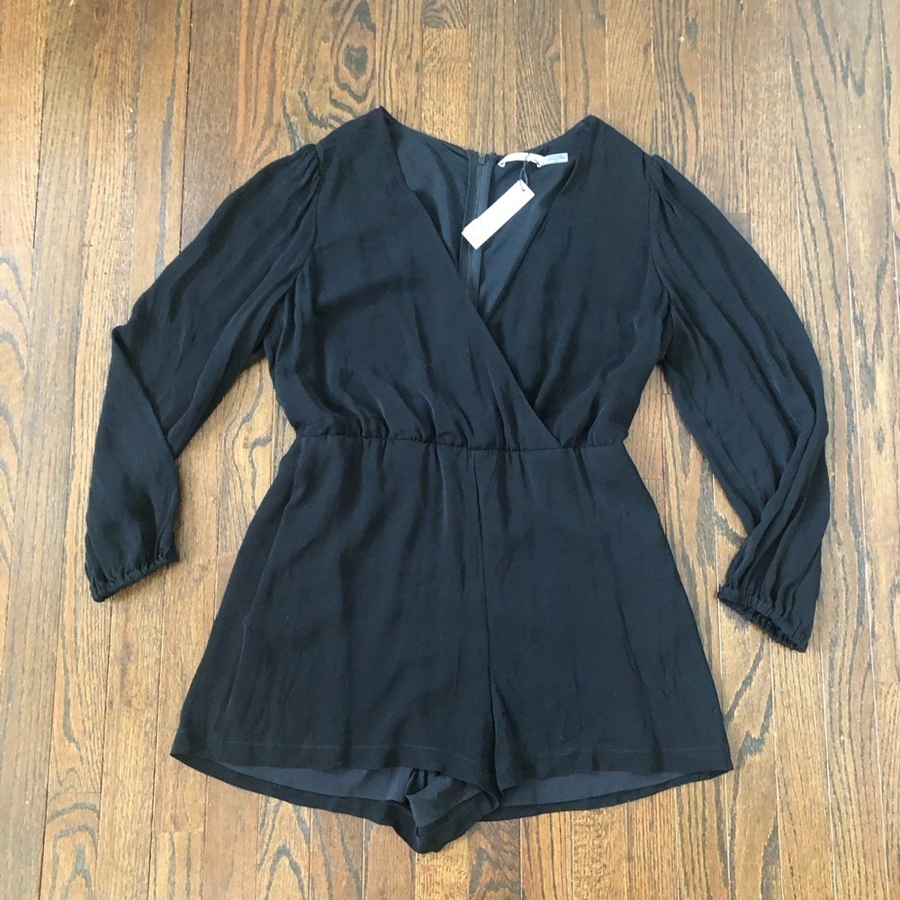 Alice + Olivia Women’s 14 Black Sinclair V-Neck Long-Sleeved Romper - NWT! - Picture 4 of 16